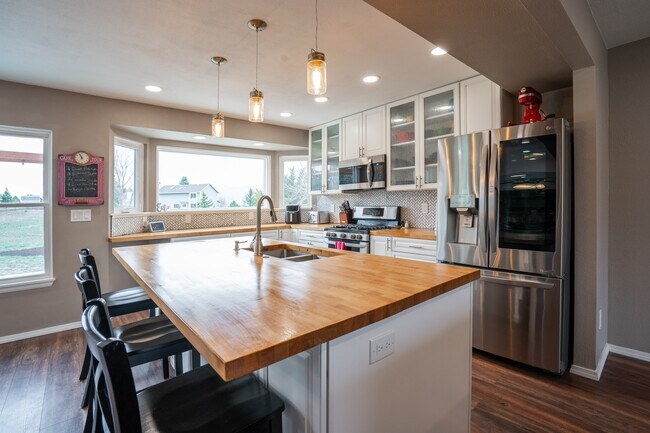 Building Photo - 850 Wuthering Heights Dr