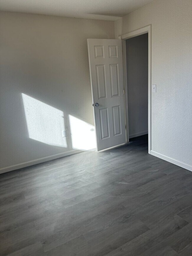 Building Photo - 3801 Sherman Ln