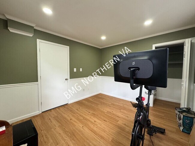 Building Photo - 6413 Berkshire Dr