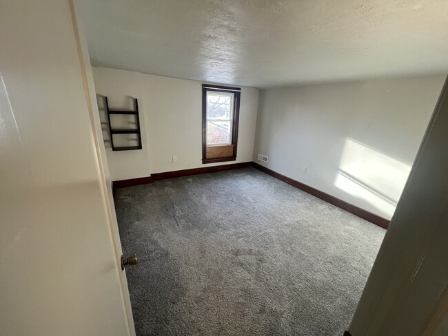 Building Photo - 34 N Lee St