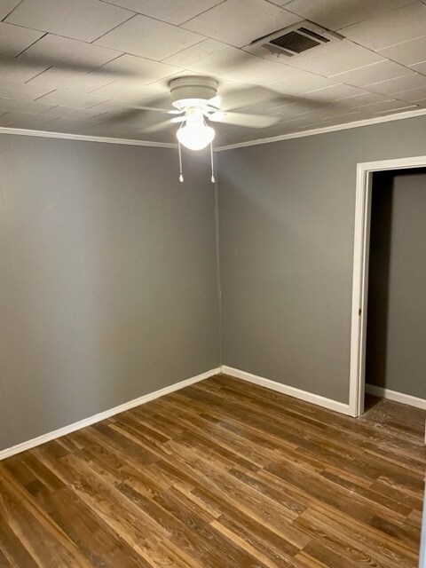 Building Photo - 104 W Evergreen St