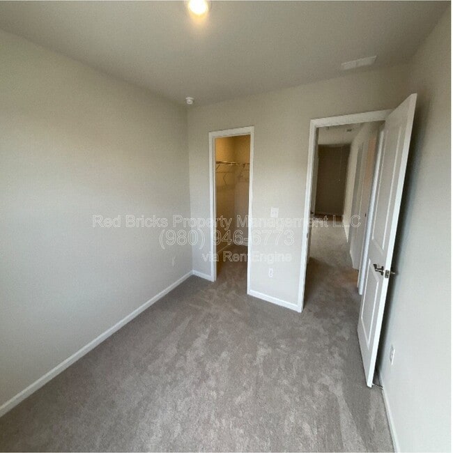 Building Photo - 1618 Swallow Tail Dr