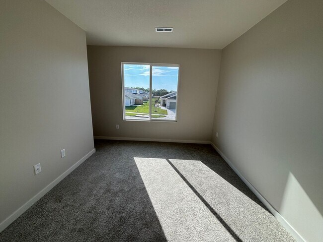 Building Photo - 190/92 N Mendocino St