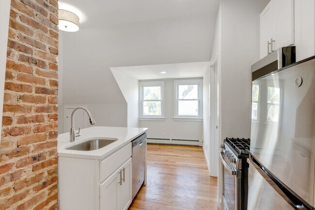 Building Photo - 161 Ashland Ave