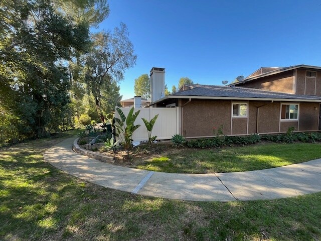 Building Photo - 28850 Conejo View Dr