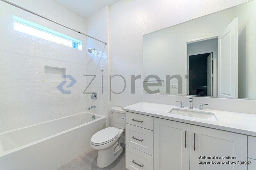 Building Photo - 27503 N Golden Currant Pl