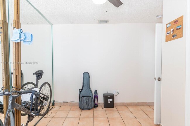 Building Photo - 6931 SW 154th Ct