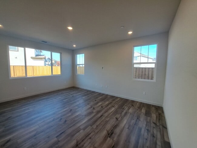 Building Photo - Beautiful, Almost New Home in Monte Verde ...
