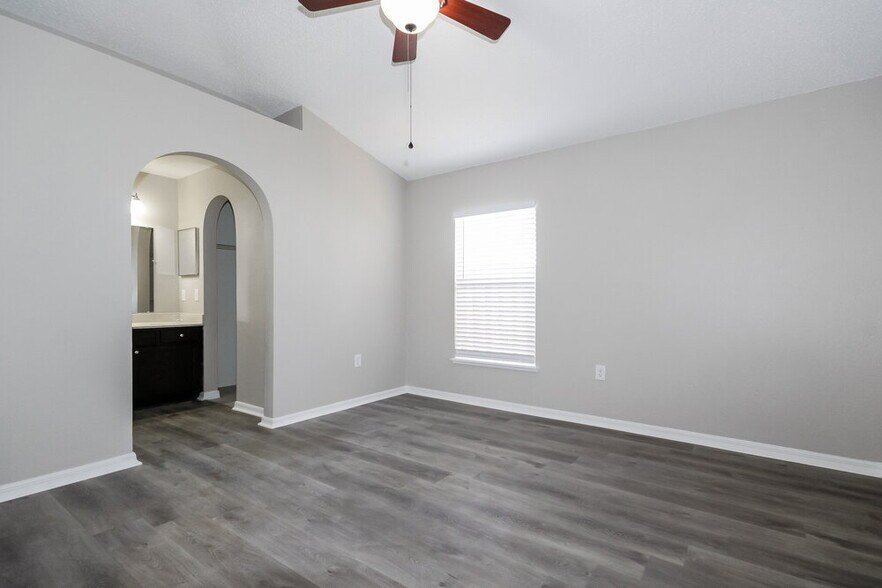 Building Photo - 11436 Ivy Flower Loop