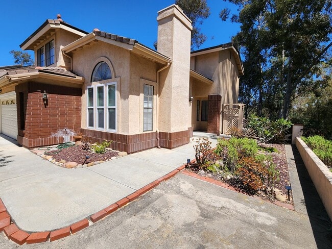 Building Photo - 10523 Sunset Ridge Dr