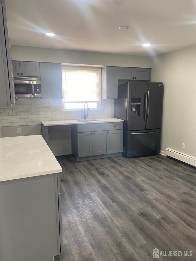 Building Photo - 111 Riva Ave