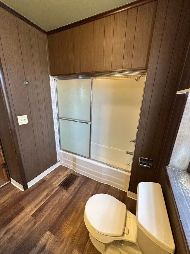 Building Photo - 1701 Broadway