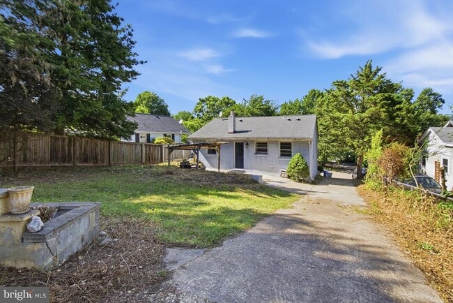 Building Photo - 3141 Clayborne Ave