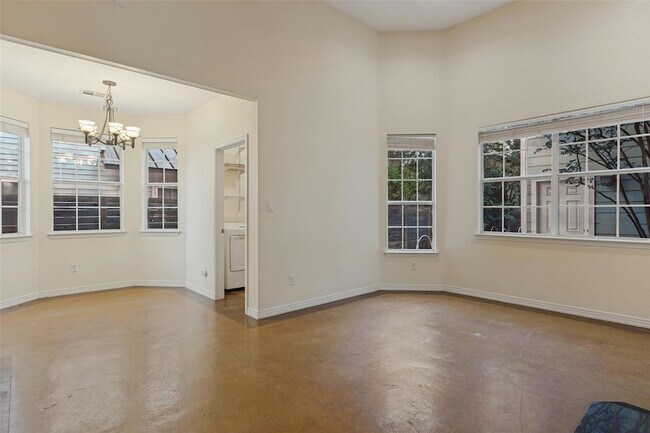 Building Photo - 1604 Walnut Ave