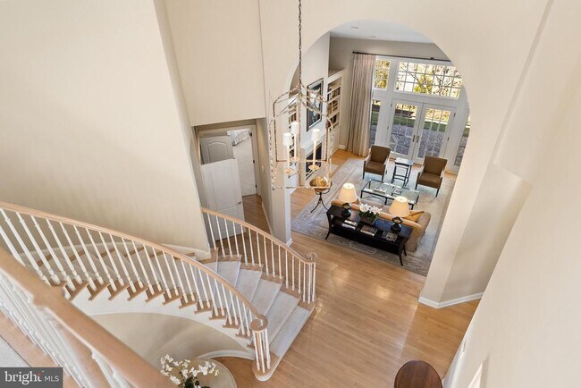 Building Photo - 7440 Old Maple Square