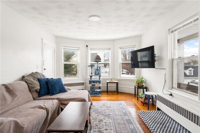 Building Photo - 19 Vale St