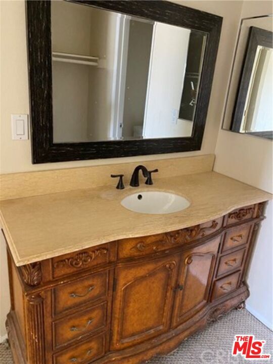 Building Photo - 5334 Lindley Ave