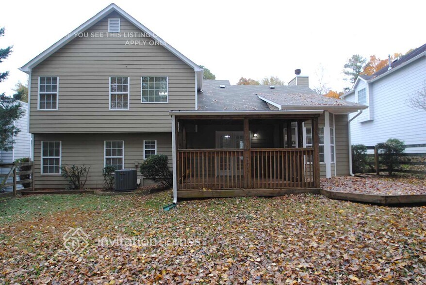 Building Photo - 2649 Lake Park Bend