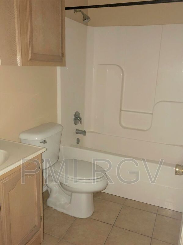 Building Photo - 703 La Mancha Dr