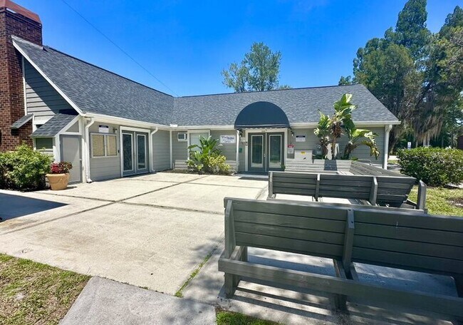 Building Photo - 1400 Gandy Blvd N