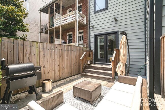 Building Photo - 3467 Holmead Pl NW