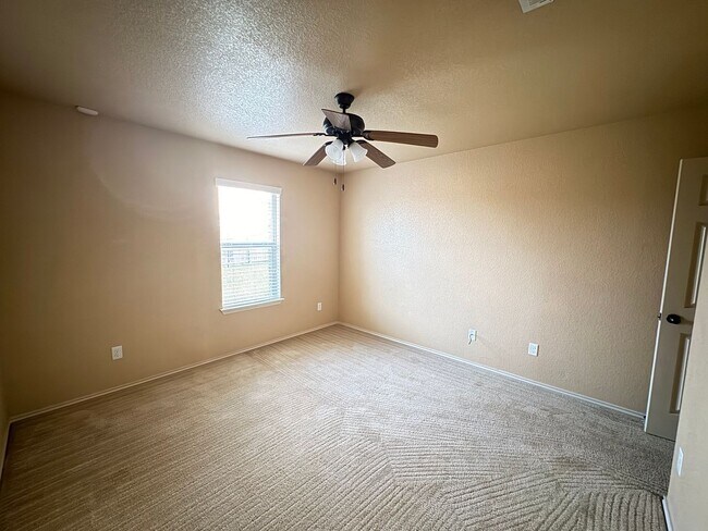 Building Photo - 4-Bedroom House for Rent in Killeen