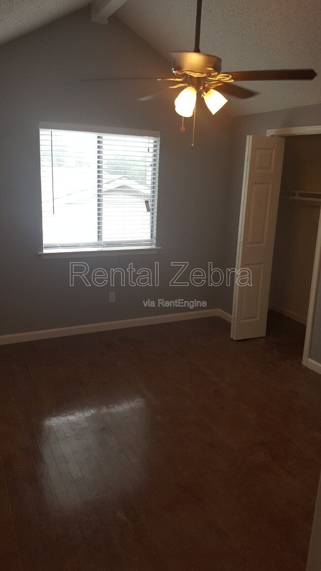 Building Photo - 637 Lookout Trail