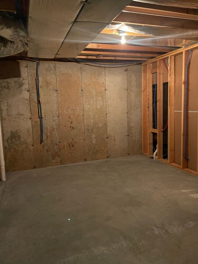 Building Photo - AVAILABLE!!!