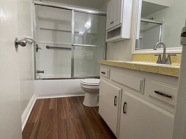 Building Photo - 4504 Tierra Verde St