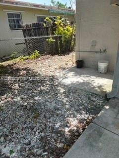 Building Photo - 6183 SW 41st Ct