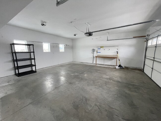 Building Photo - Practically New 3 Bedroom with Mountain Views!