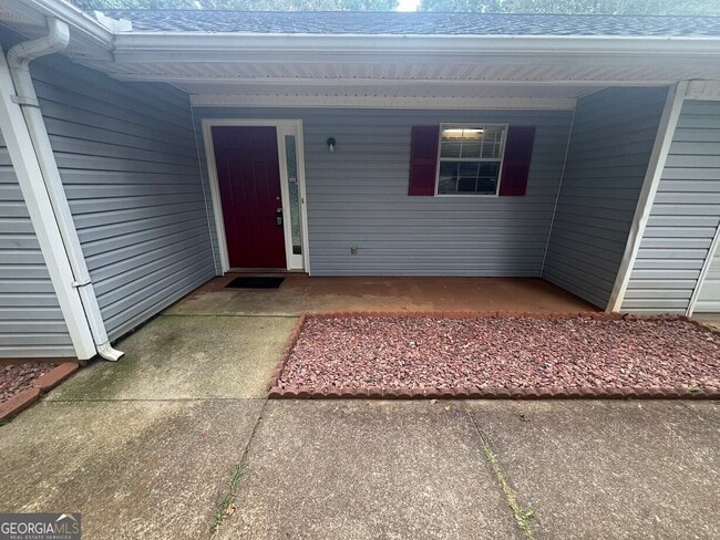 Building Photo - 545 E Country Woods Dr