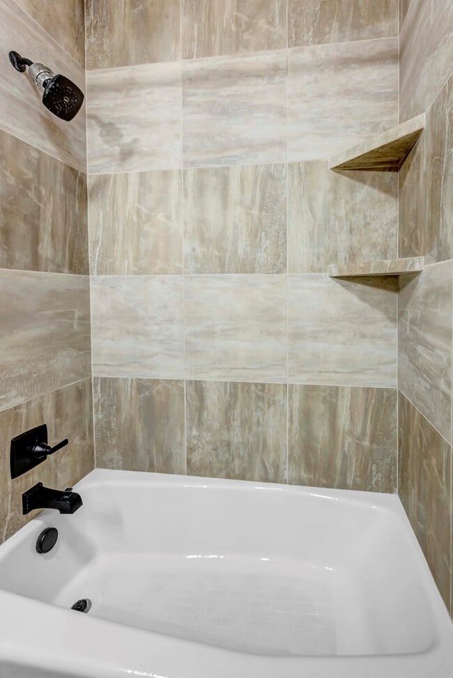 Building Photo - 8608 Luz Dr