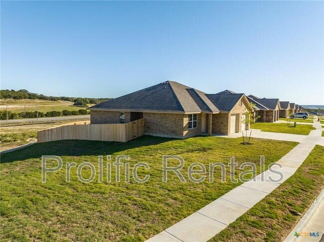 Building Photo - 103 Lost Trl