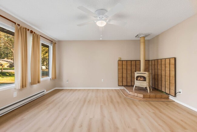 Building Photo - 44301 SE 146th St