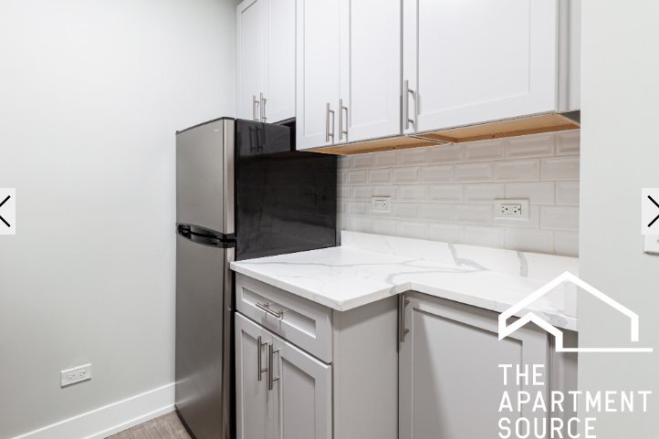 Building Photo - 505 W Belmont Ave