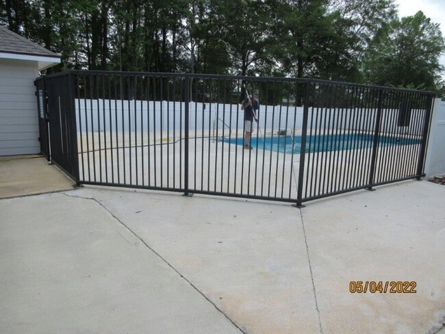 Building Photo - 203 Lacey Eden Ln