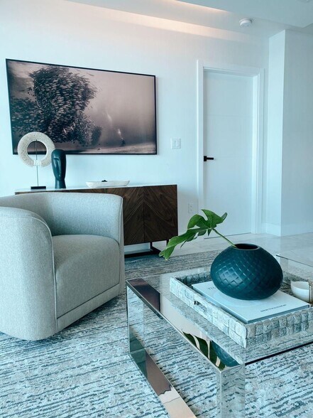 Building Photo - 800 Claughton Island Dr