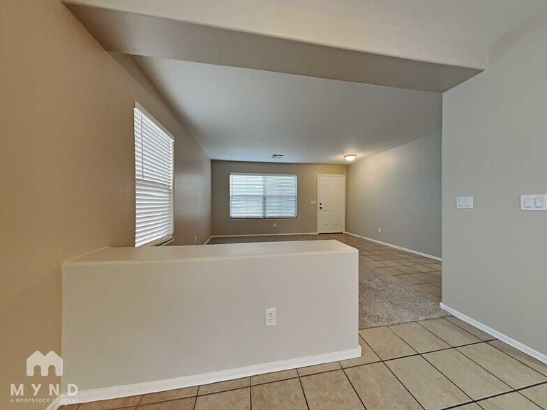 Building Photo - 3420 W St Anne Ave