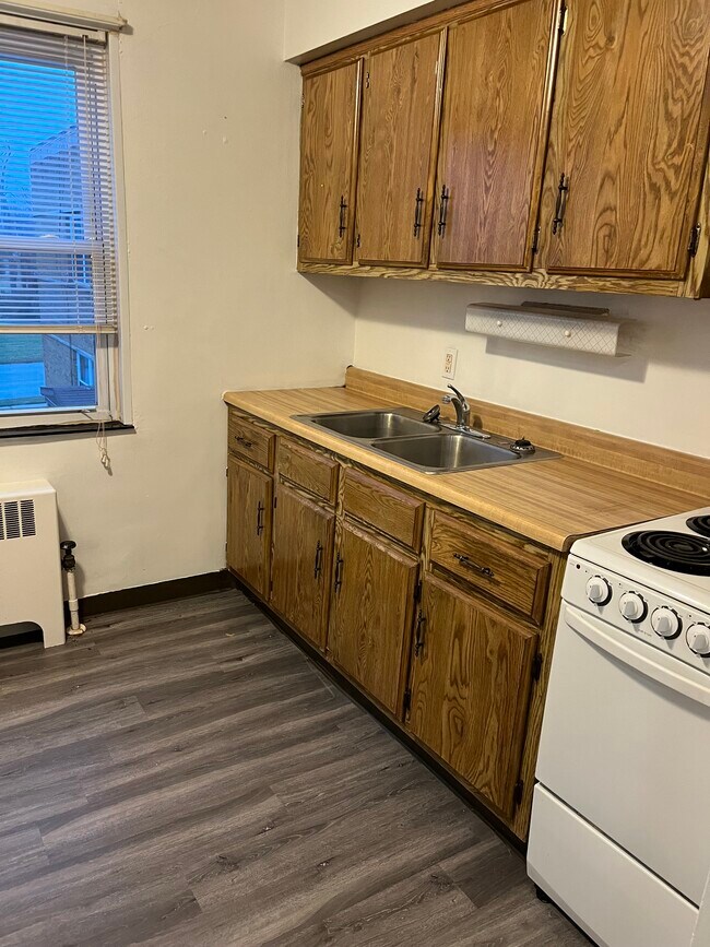 kitchen - 6 Bradley Ave