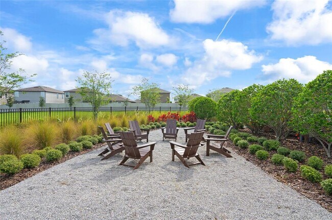 Building Photo - 16847 Delia St