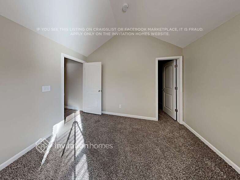 Building Photo - 440 Cleburne Pl