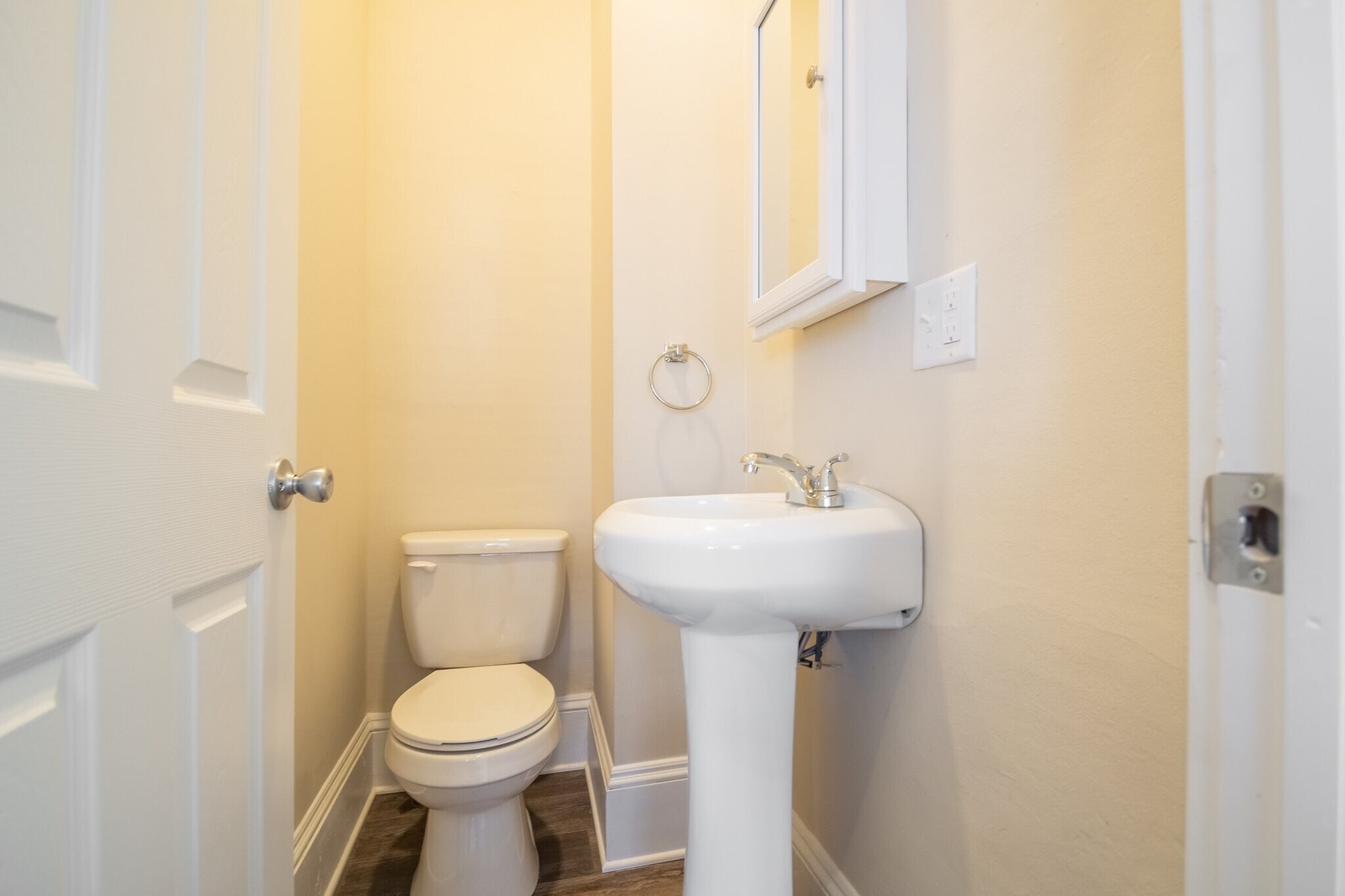 Building Photo - 37735 Vine St