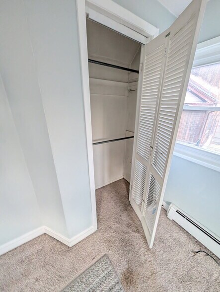 Bedroom Closet - 1781 William Howard Taft Rd
