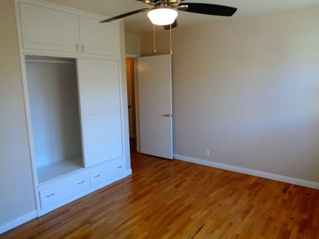 Building Photo - 2 Bedroom 1 Bath Duplex for Rent in Uptown Whittier