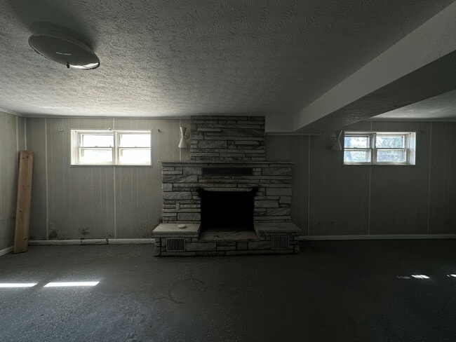 Building Photo - 1439 Wolfe Ln