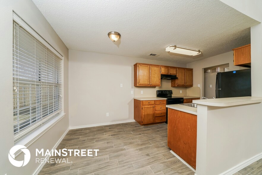 Building Photo - 922 Bayfield Dr