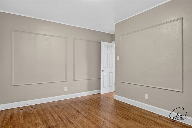 Building Photo - 17127 Roselawn St