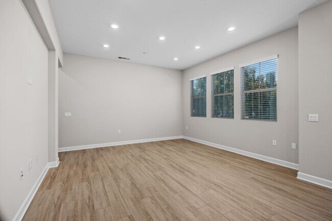 Building Photo - 1137 Delpy View Point