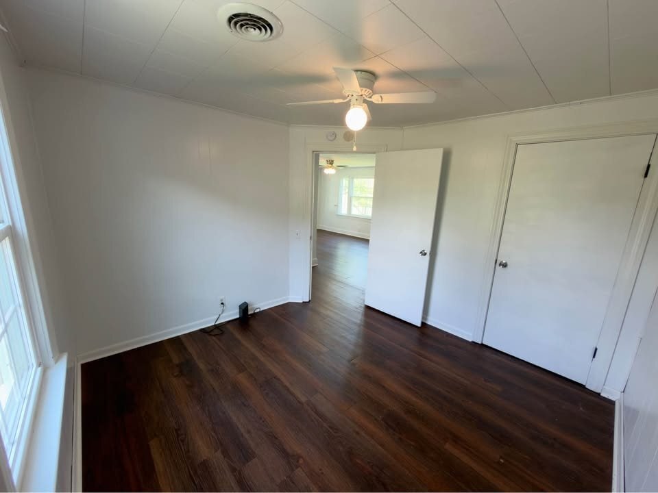 Building Photo - 103 Pelican Ln